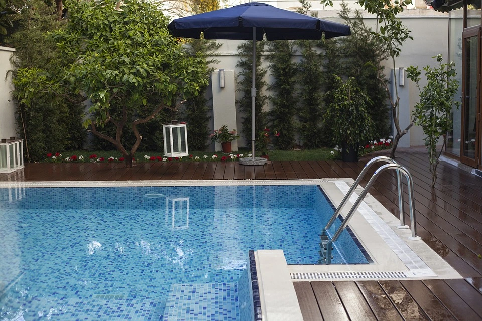 how to maintain a backyard pool in the winter