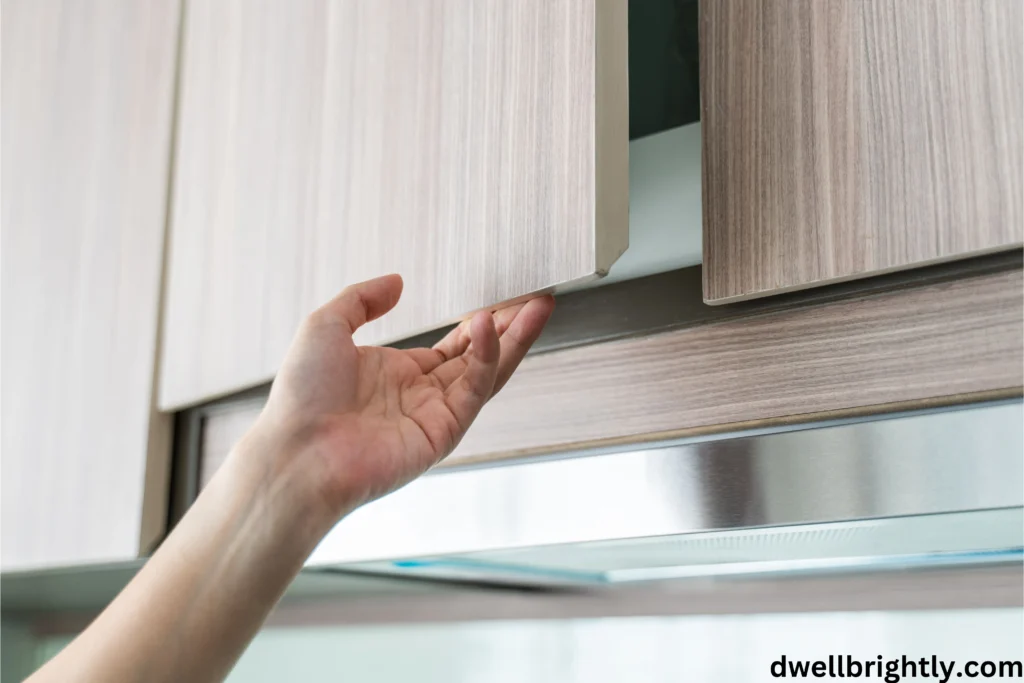 what grit to sand cabinets before painting
